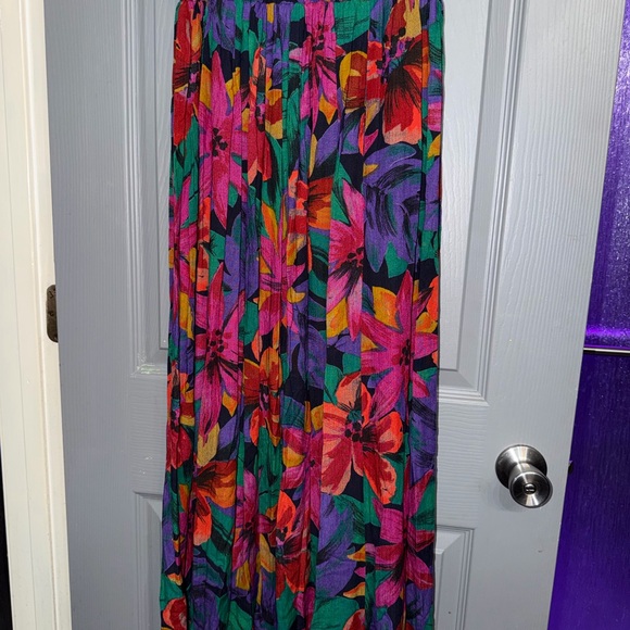 Floral Pleated Maxi Skirt — Multi Color - Picture 3 of 8